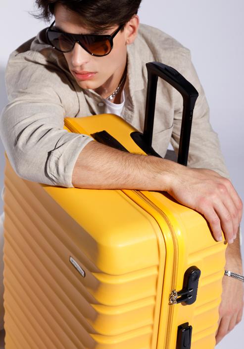 Duża walizka z ABS-u z żebrowaniem, żółty, 56-3A-313-89, Zdjęcie 16
