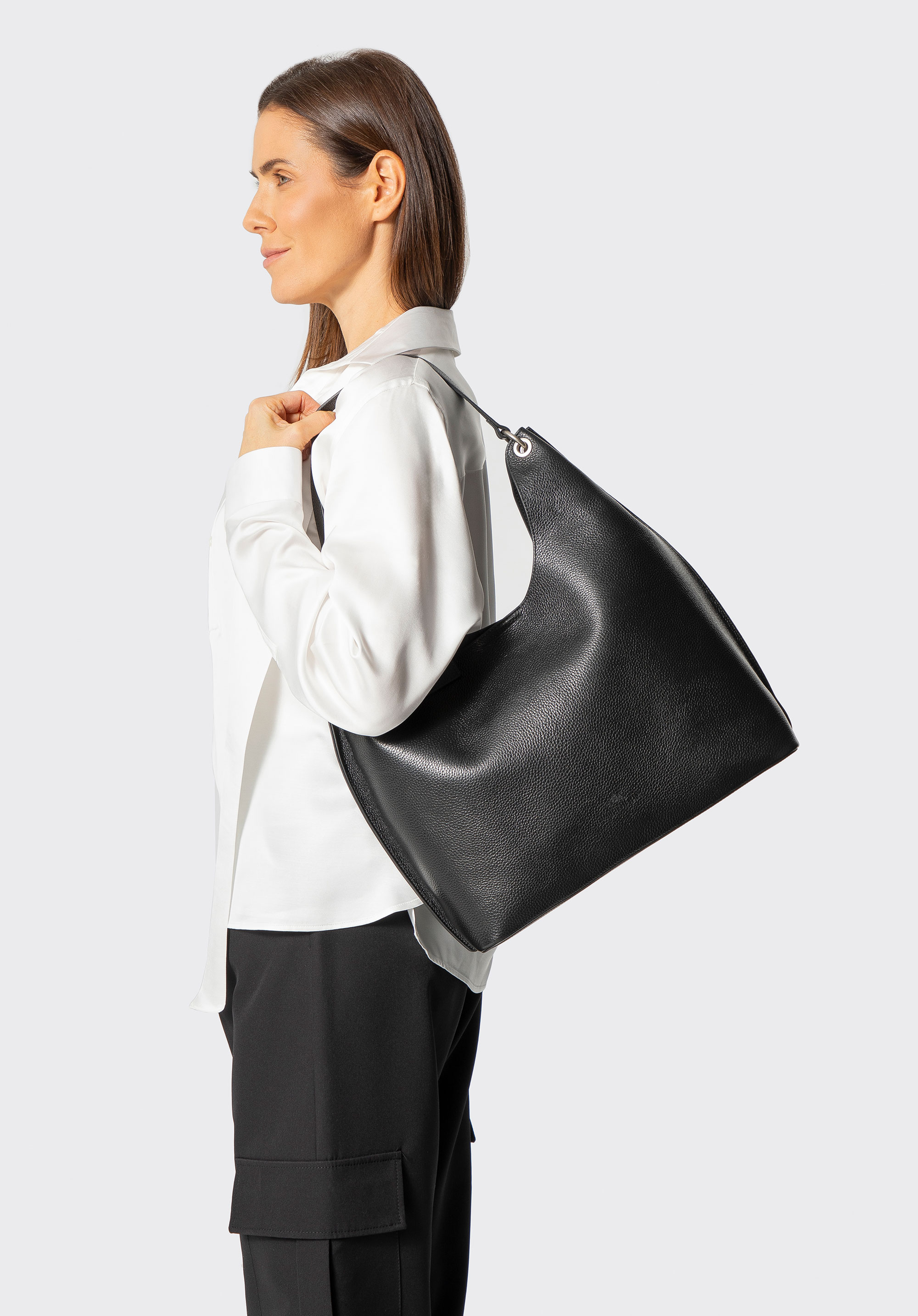 Elegancka shopperka ze skóry naturalnej z subtelnymi detalami, czarny, 101-4E-213-1, Zdjęcie 1