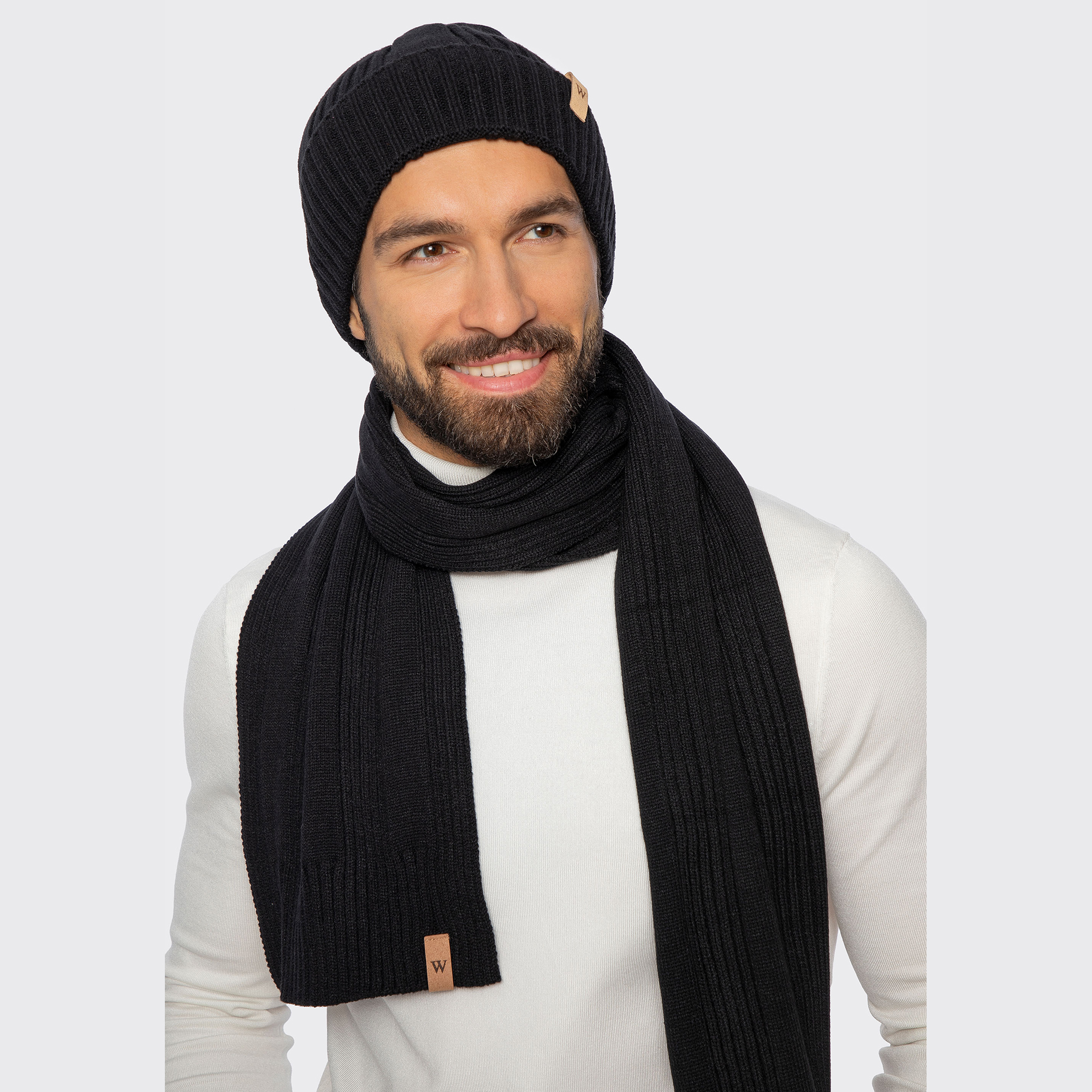 Zimný set čiapky a šálu z viskózy – elegantný doplnok 101-SF-008-1, Vyberte variant čierna