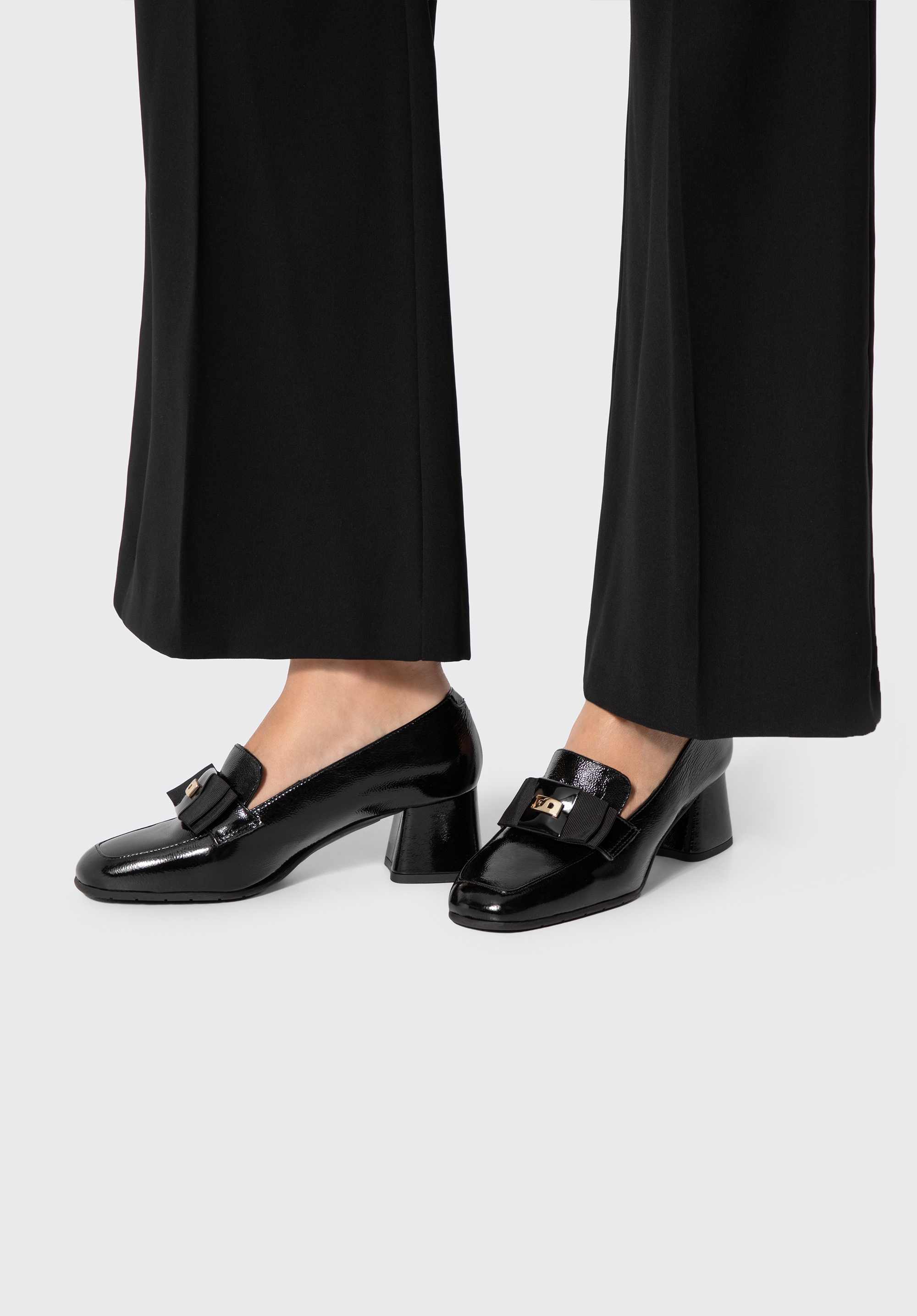 Women's patent leather block heel court shoes with bow, black, 103-D-105-1-38, Photo 1