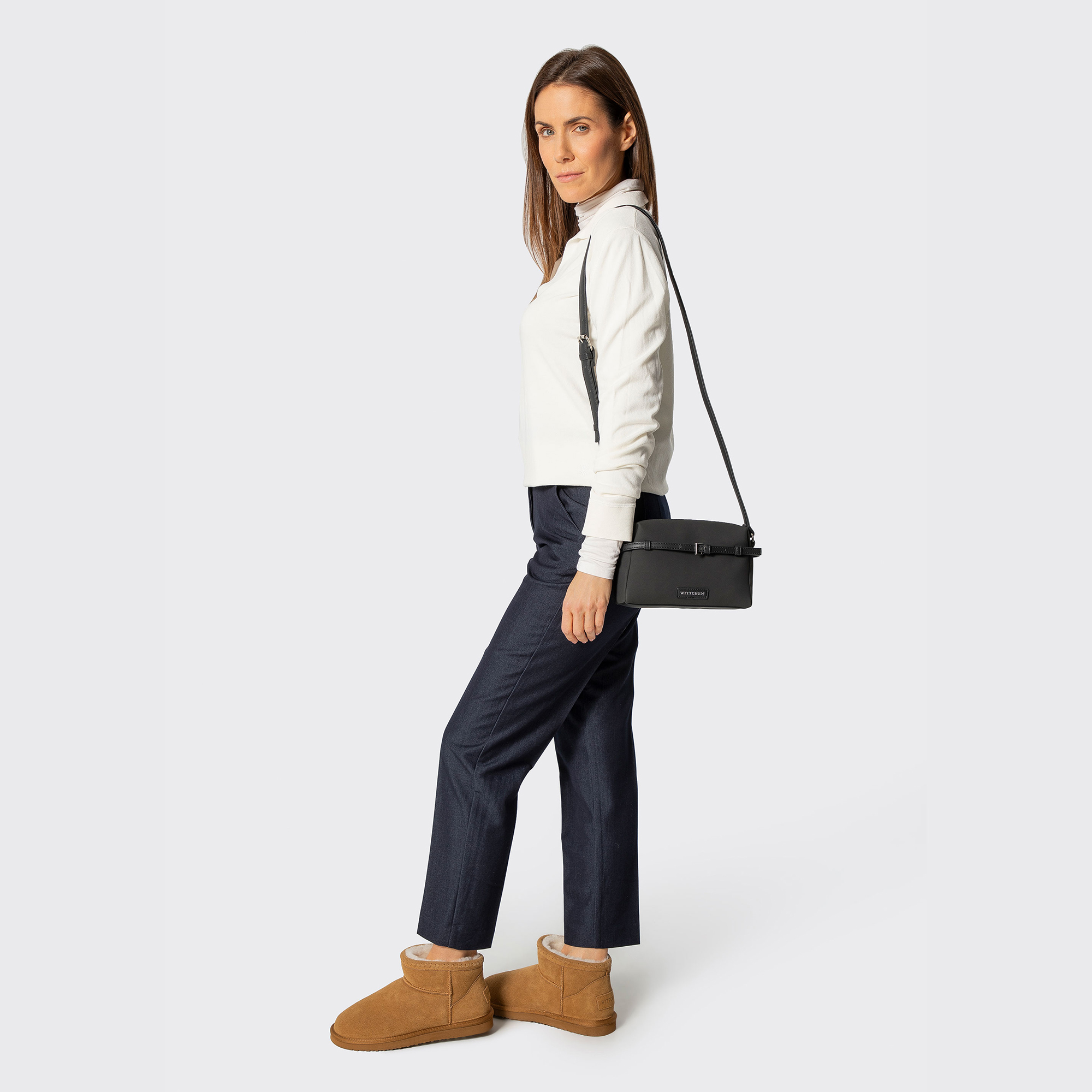 Malá dámska crossbody kabelka s elegantným každodenným dizajnom 101-4Y-420-1S, Vyberte variant čierno-strieborná