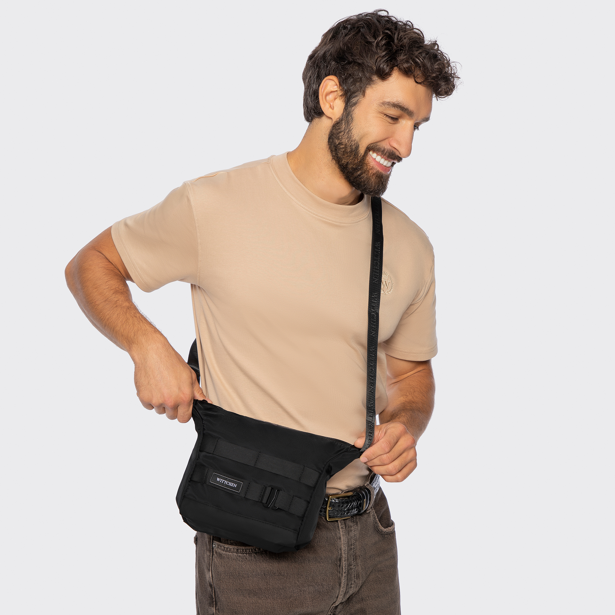 Malá pánska polyesterová crossbody taška 56-3S-803-10, Vyberte variant čierna