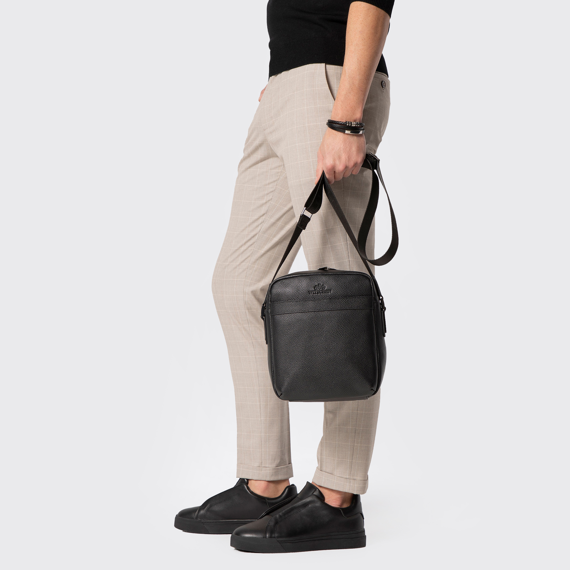 Pánska kožená crossbody taška so zrnitou textúrou čierna 29-4U-306-1, Vyberte variant čierna