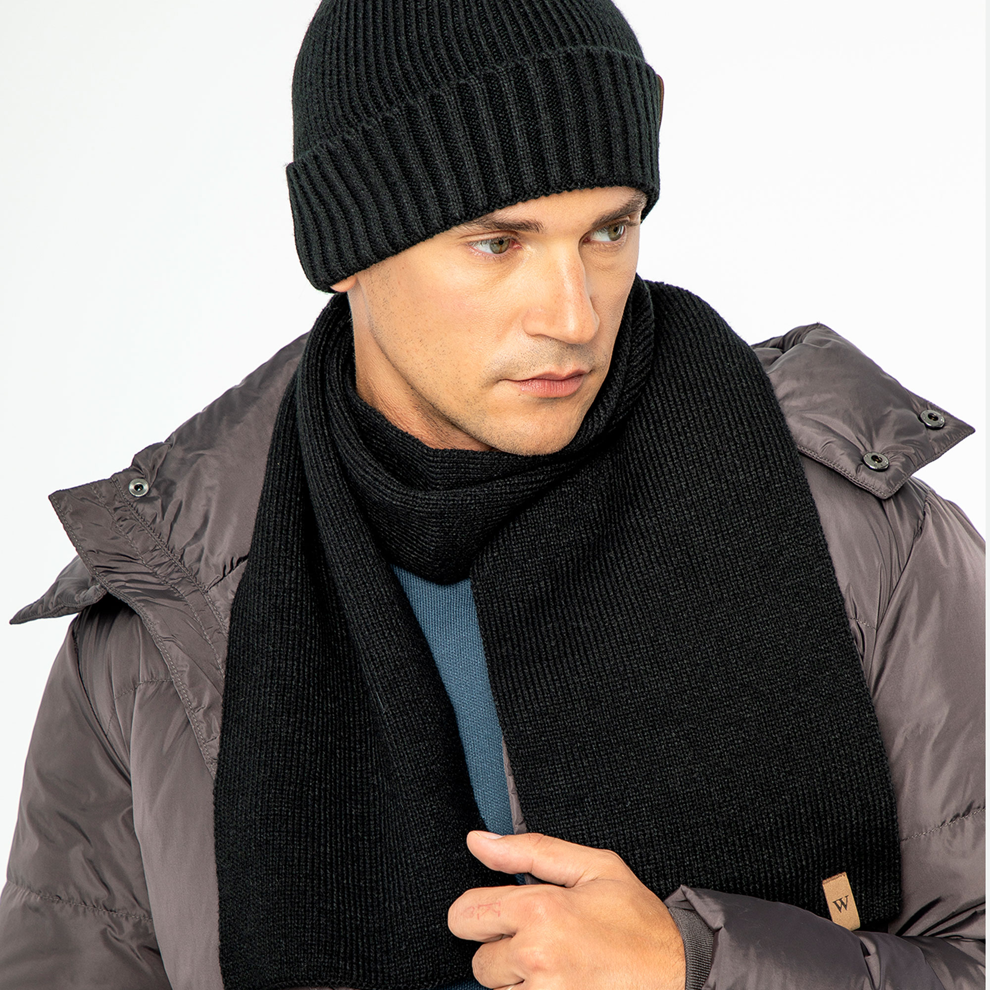 Pánsky čierny set - čiapka+šál 99-SF-006-1