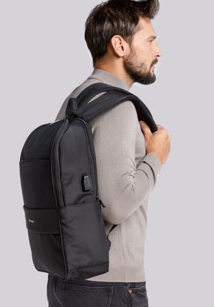Męski plecak na laptopa 15,6” z zaokrągloną klapą, czarny, 94-3P-203-1, Zdjęcie 1