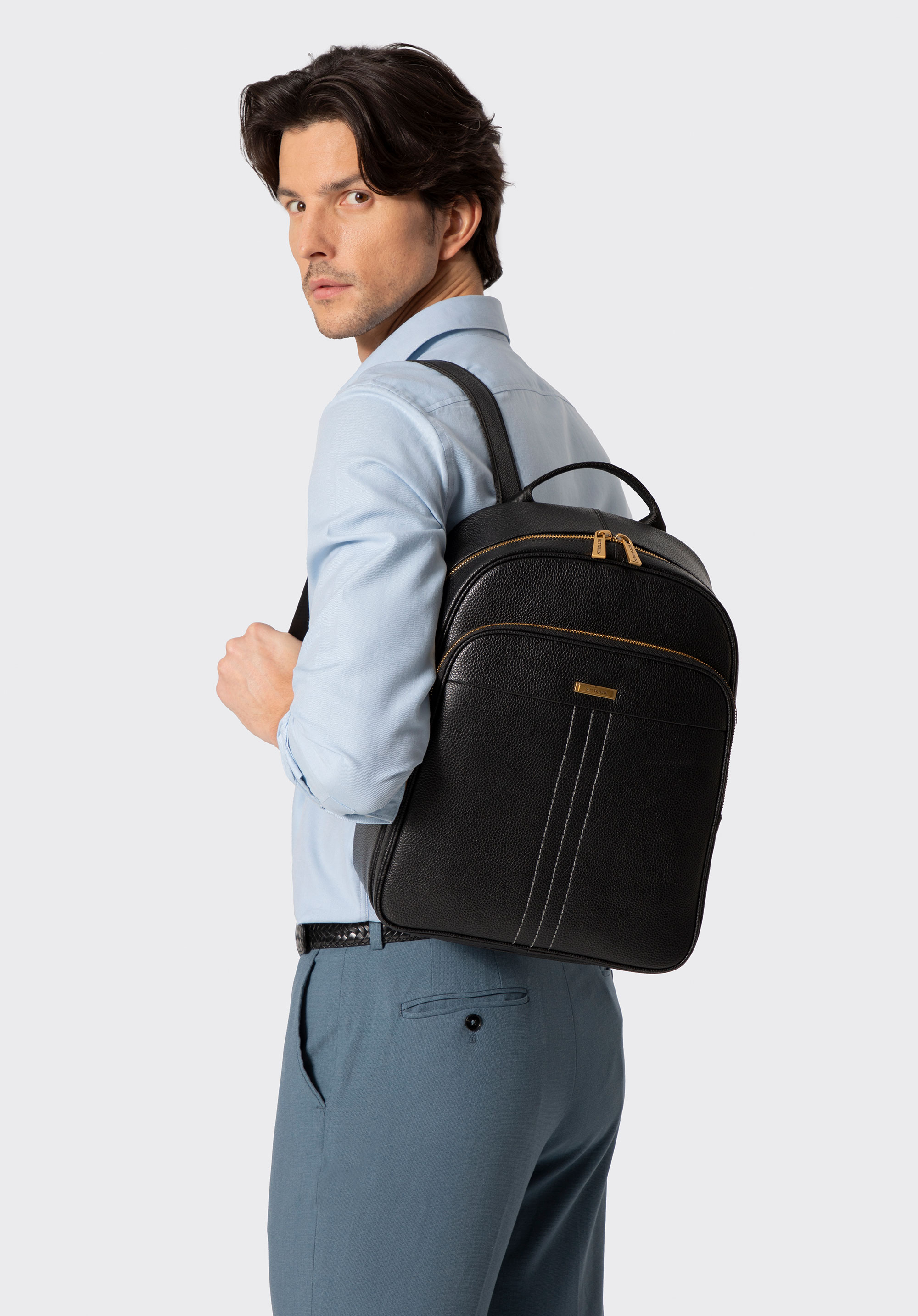 Męski plecak z miejscem na laptopa 14” ze skóry naturalnej, czarno-złoty, 102-3U-600-1G, Zdjęcie 1