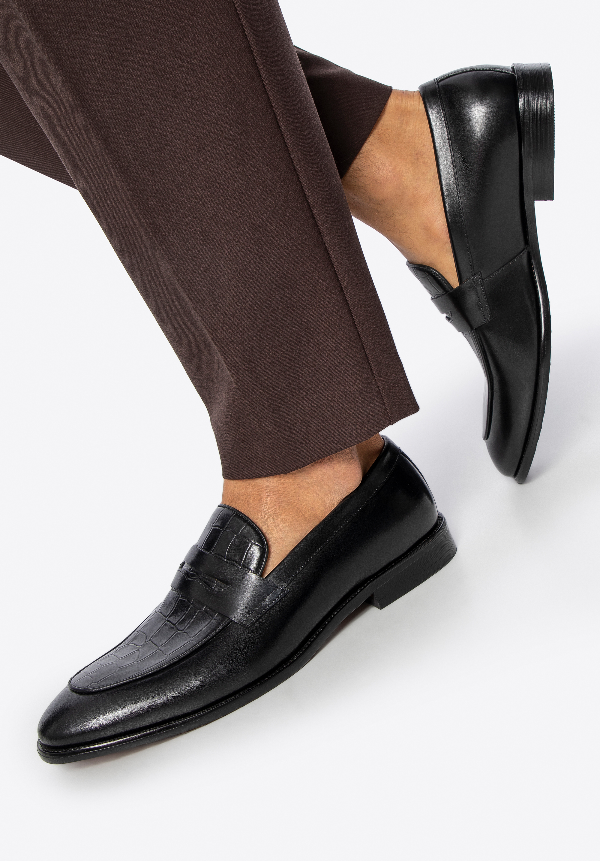 Męskie mokasyny ze skóry naturalnej o fakturze croco, czarny, 101-M-311-1-42, Zdjęcie 1