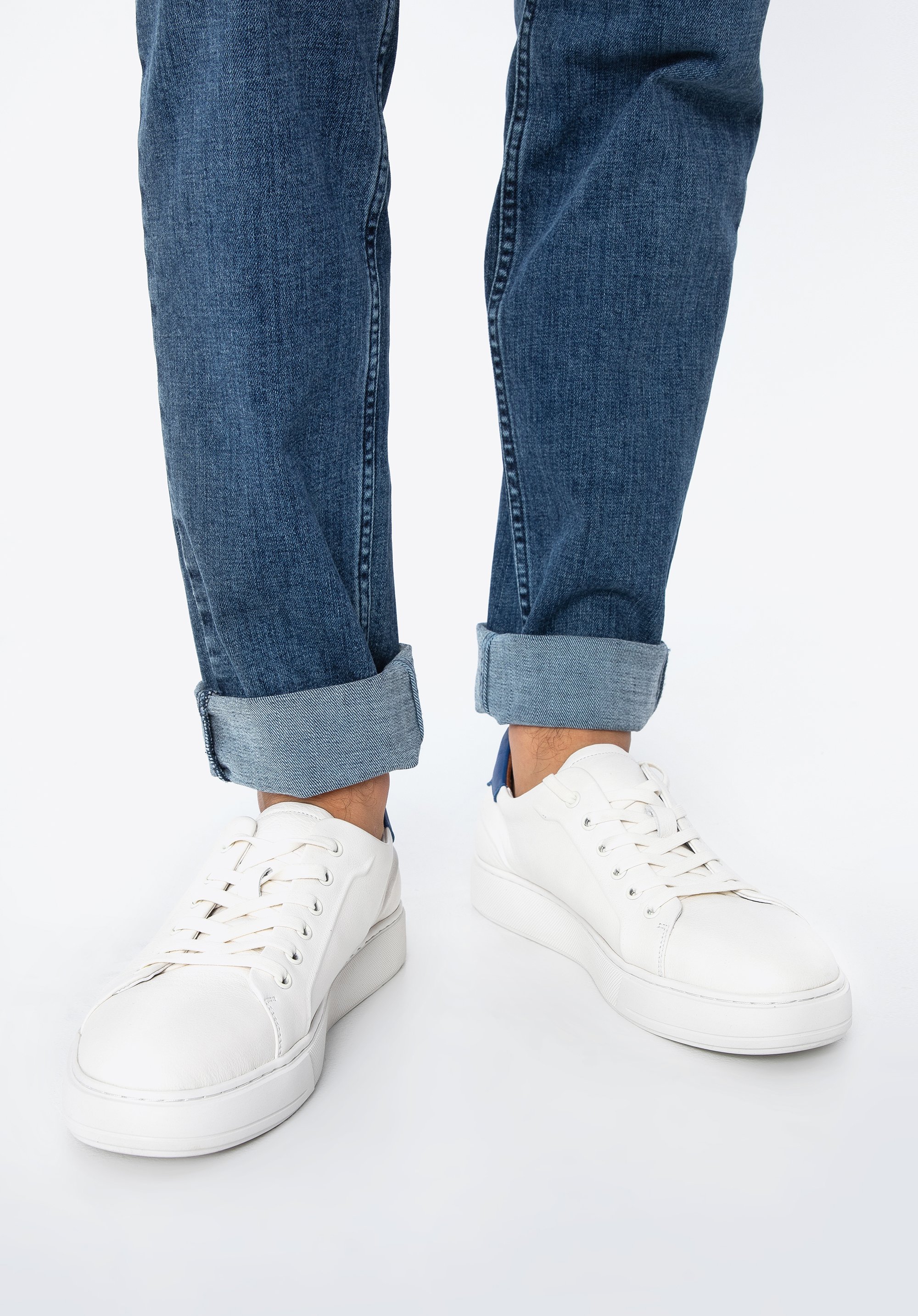 Męskie sneakersy skórzane klasyczne, kremowo-granatowy, 96-M-512-N-40, Zdjęcie 1