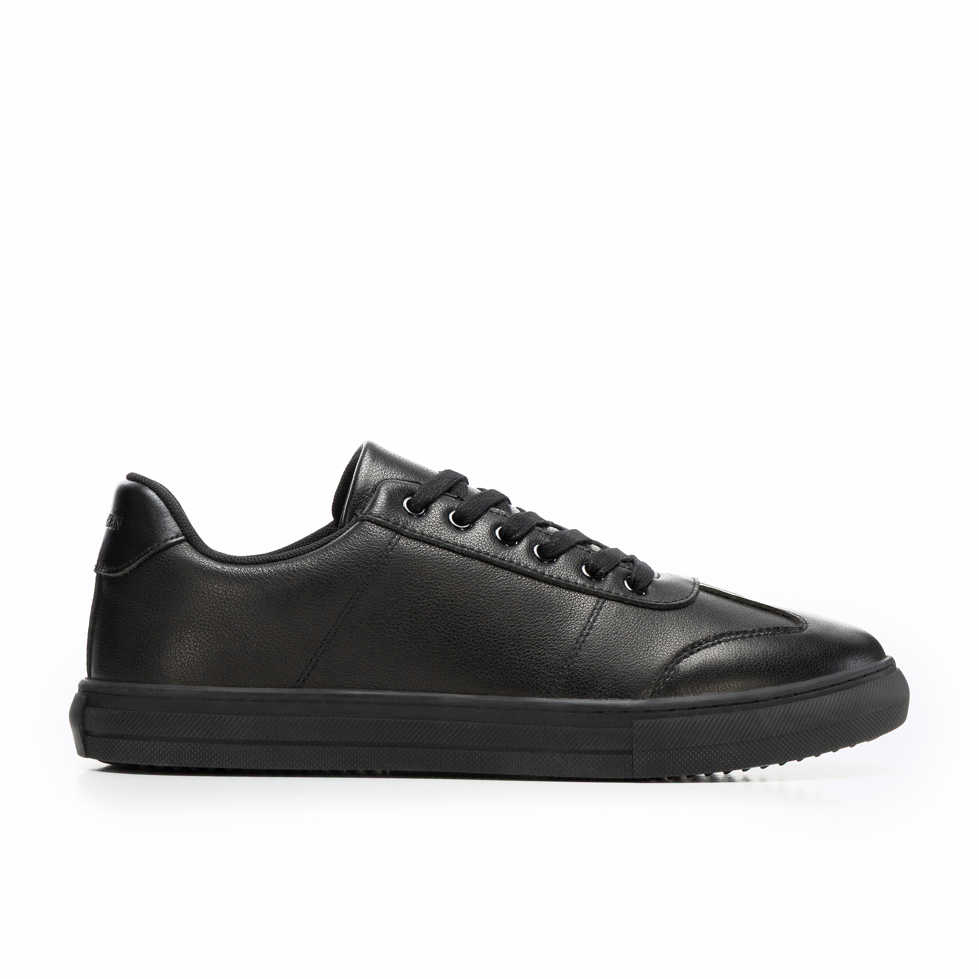 Dámske kožené sneakersy z hladkej kože čierne 101-M-513-1