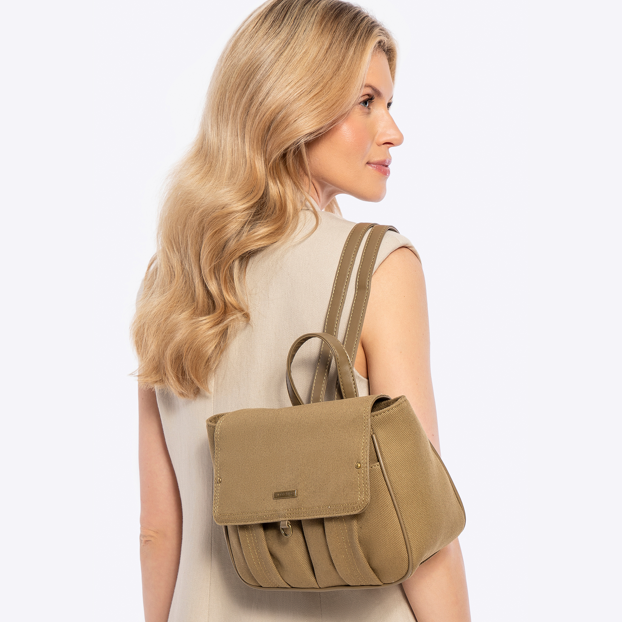 Mini dámsky ruksak s klopou khaki 100-4Y-441-Z, Vyberte variant khaki
