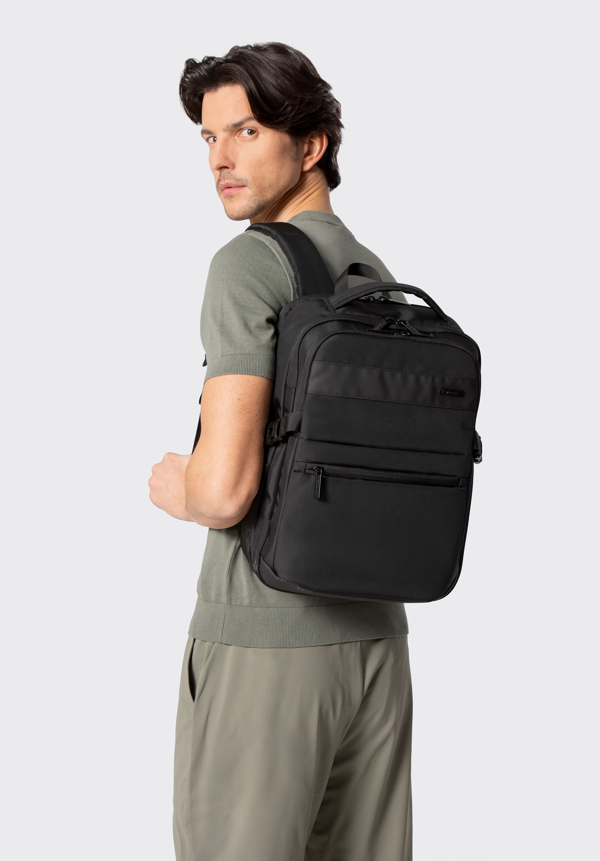 Plecak z kieszenią na laptopa 13”/14”, czarny, 102-3P-802-1, Zdjęcie 1