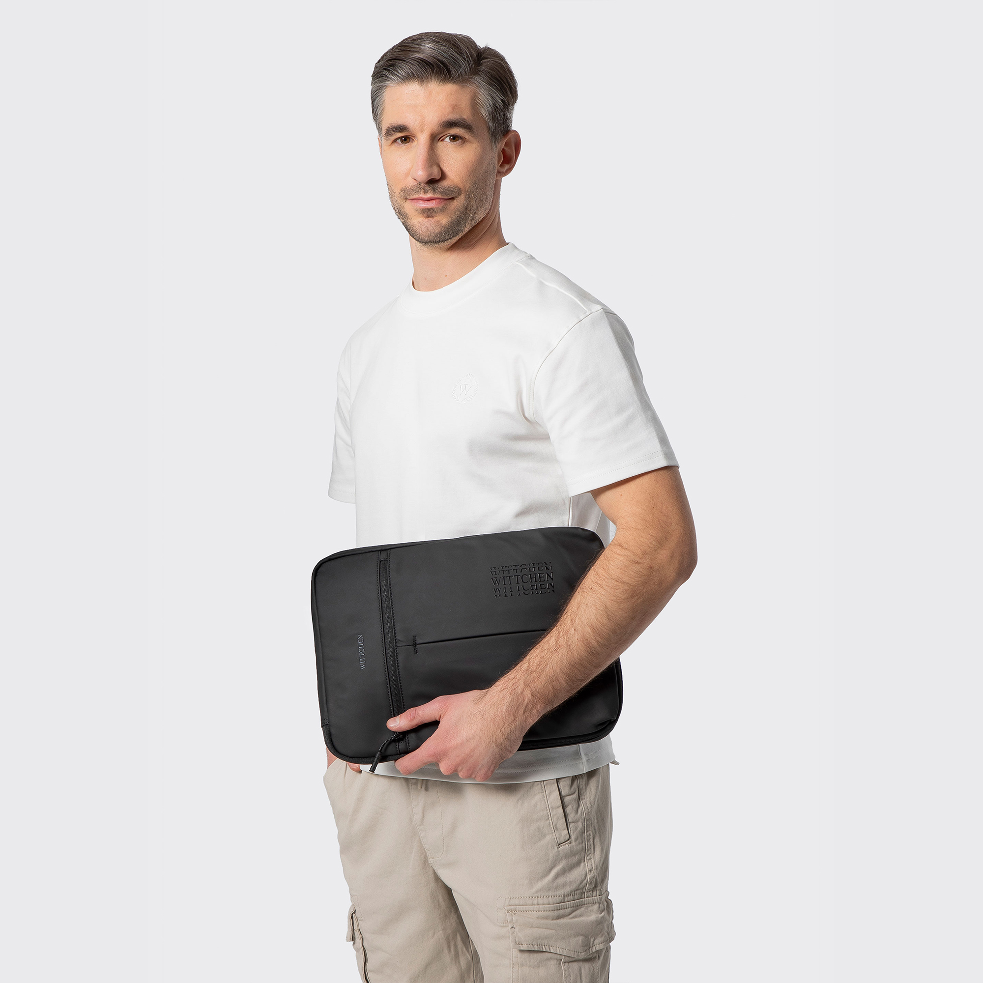 Puzdro na notebook 15,6" z polyesteru čierne 102-3P-811-1, Vyberte variant čierna