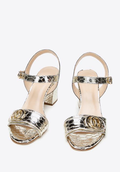 Leather block heel sandals with gold-tone buckle, gold, 94-D-109-0-38, Photo 2