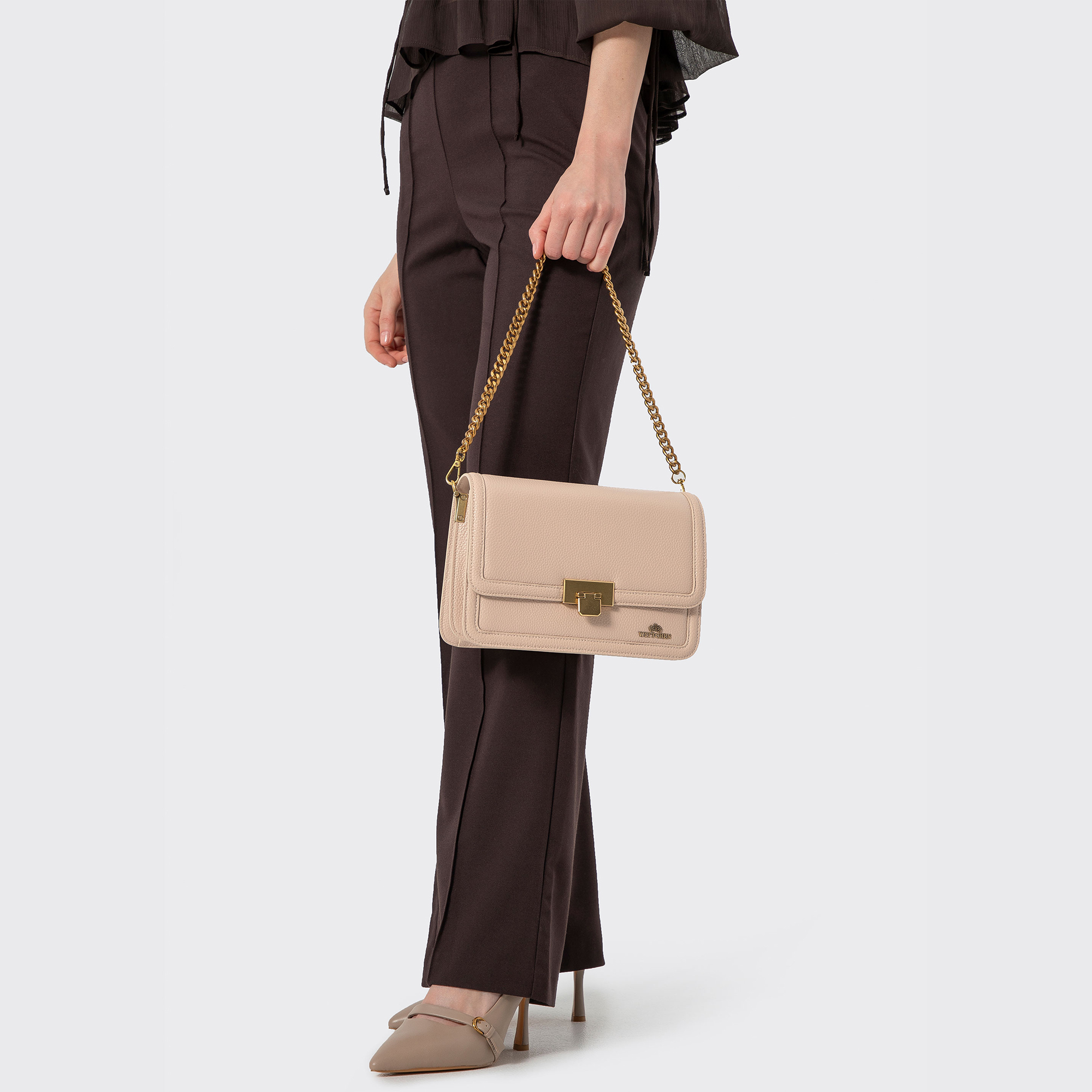 Béžová crossbody kabelka z prírodnej kože s retiazkou 100-4E-206-9, Vyberte variant béžová