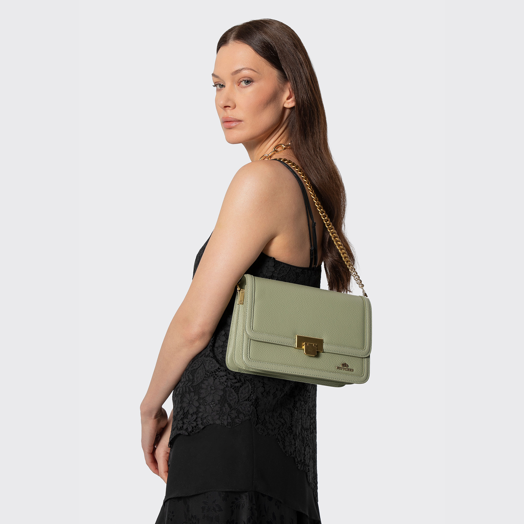 Zelená crossbody kabelka z prírodnej kože s retiazkou 100-4E-206-Z, Vyberte variant pistáciová