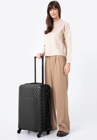 Medium-sized suitcase with geometric design, black, 56-3A-752-11, Photo 1