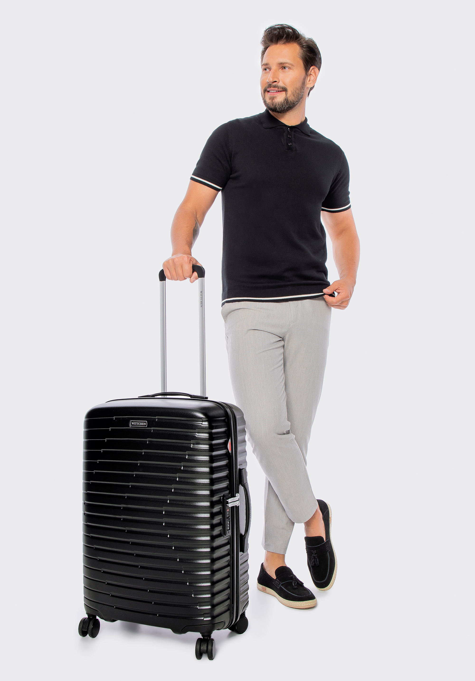 Średnia walizka z polikarbonu w poziome żebrowanie, czarny, 56-3P-612-10, Zdjęcie 1