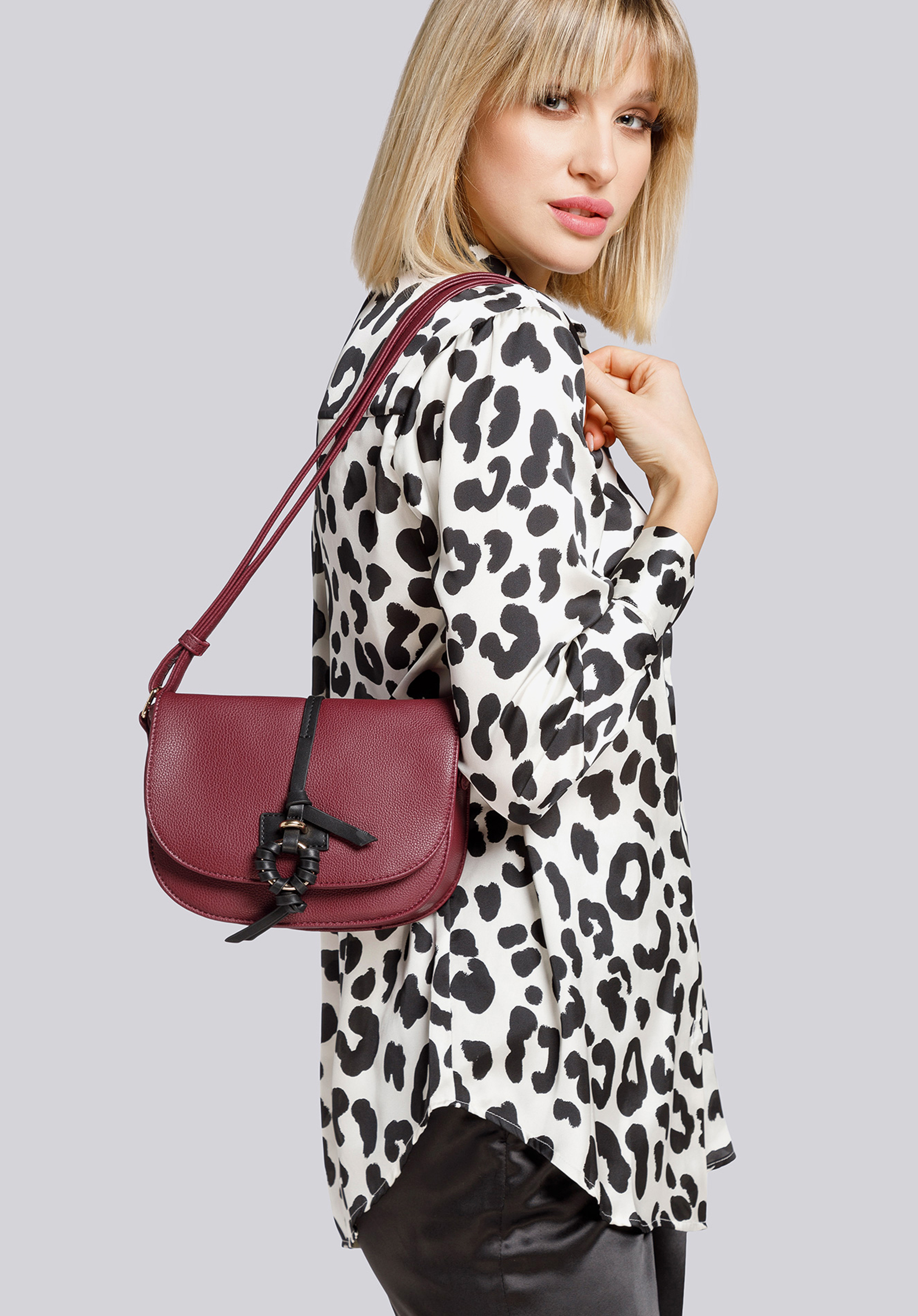 Torebka crossbody z kółkiem