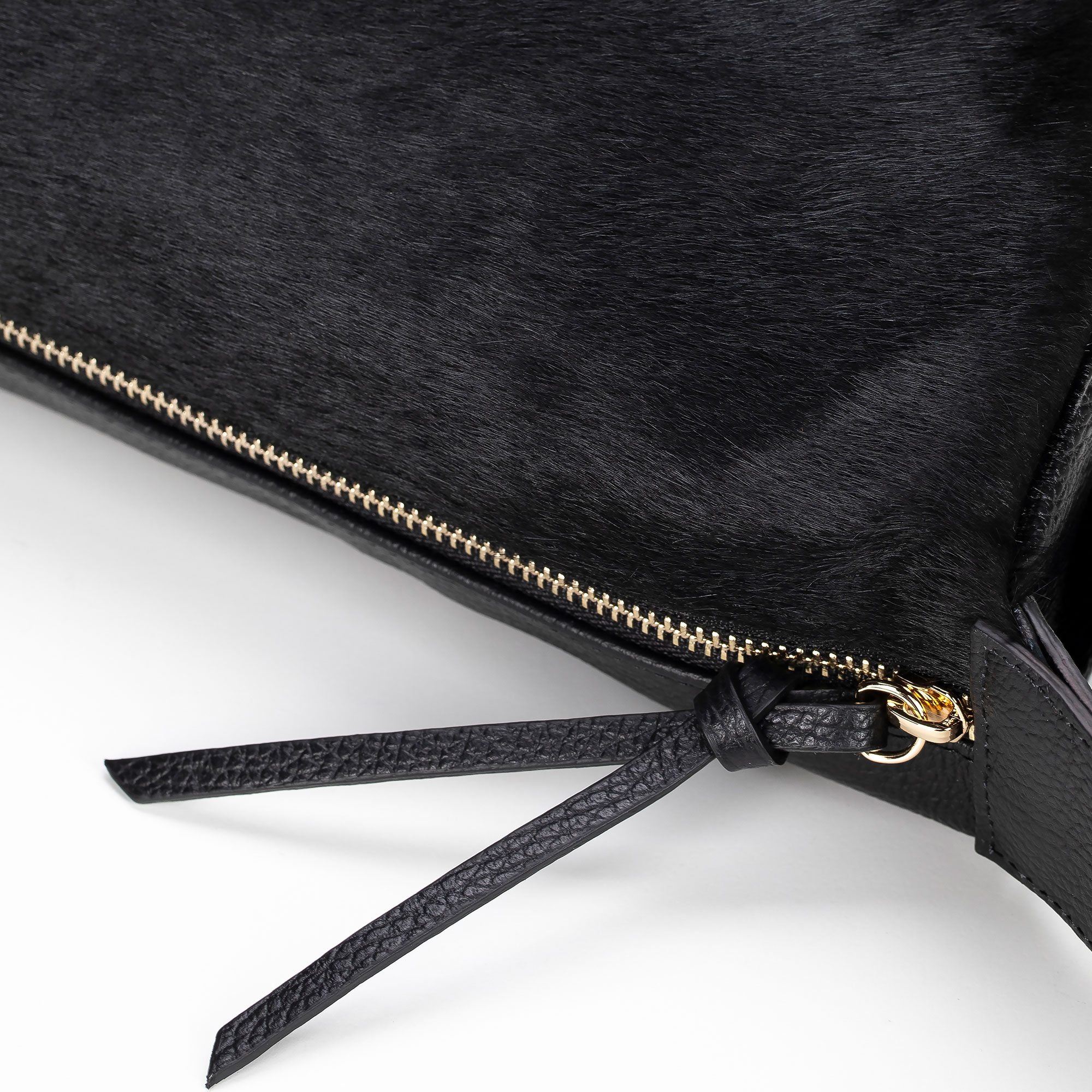 Čierna dámska crossbody kabelka Wittchen z prírodnej kože s čistým vzhľadom, Vyberte variant čierna