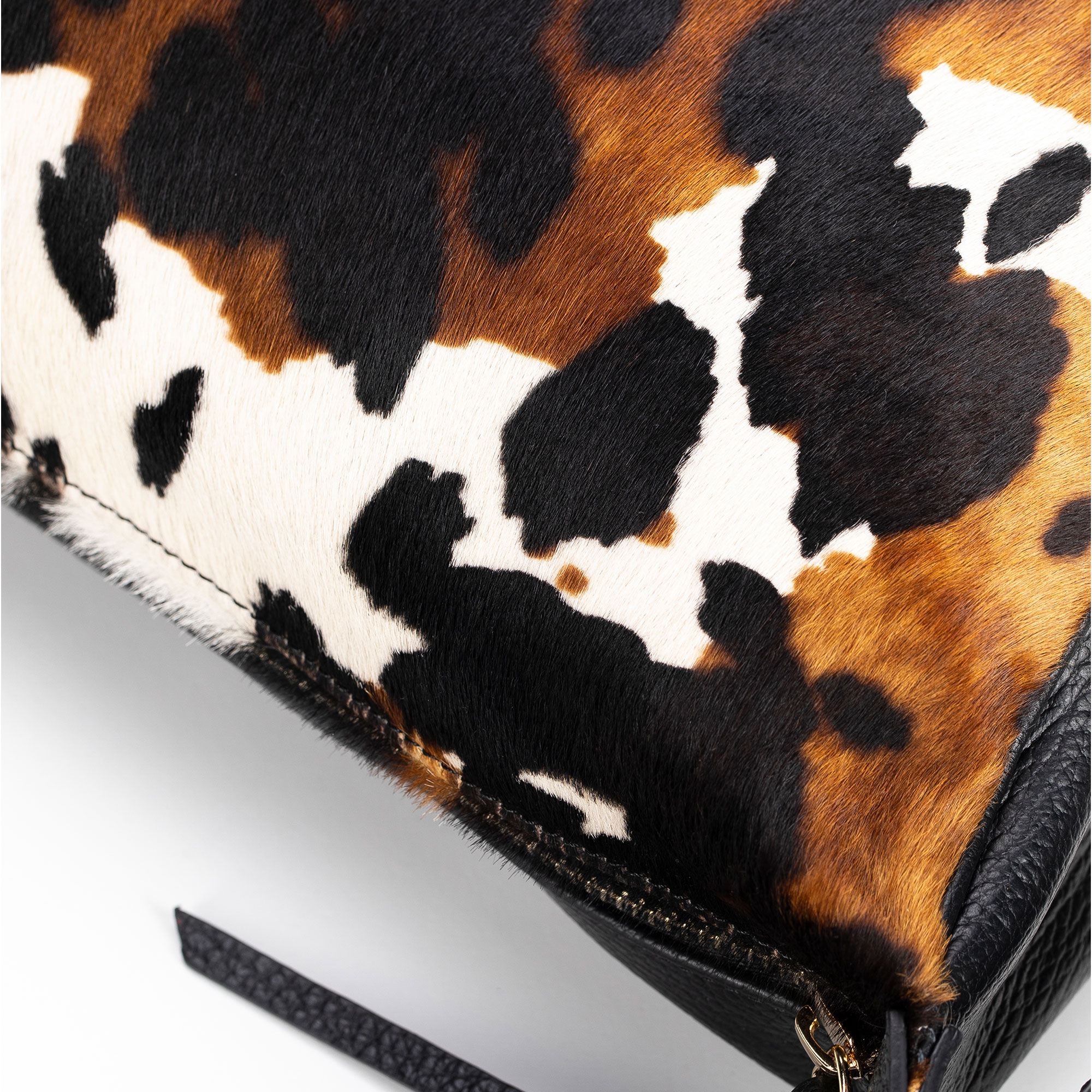 Krémová dámska crossbody kabelka Wittchen z prírodnej kože so zvieracím vzorom, Vyberte variant čierna + krémová