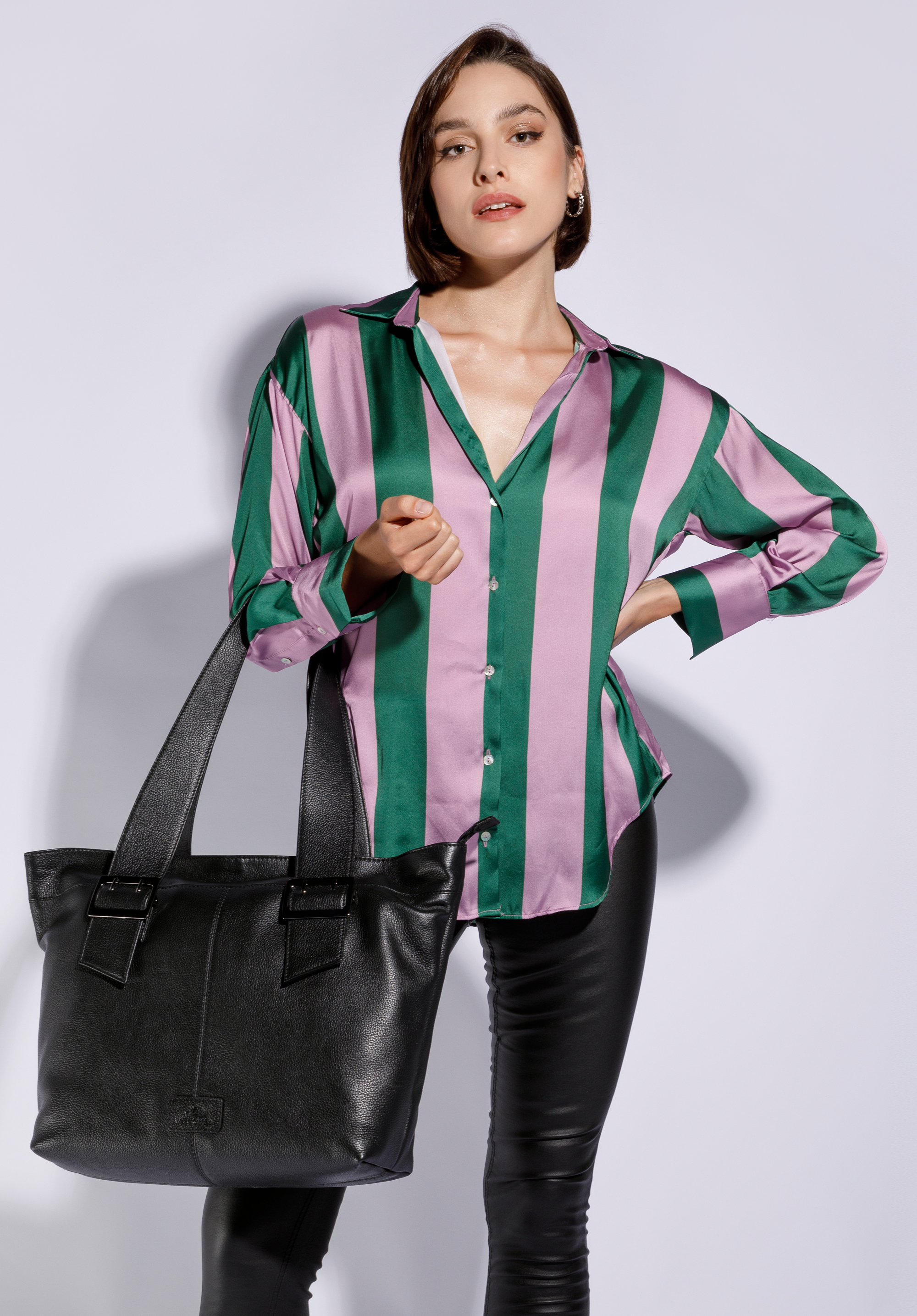 Leather winged shopper bag, black, 95-4E-014-1, Photo 1