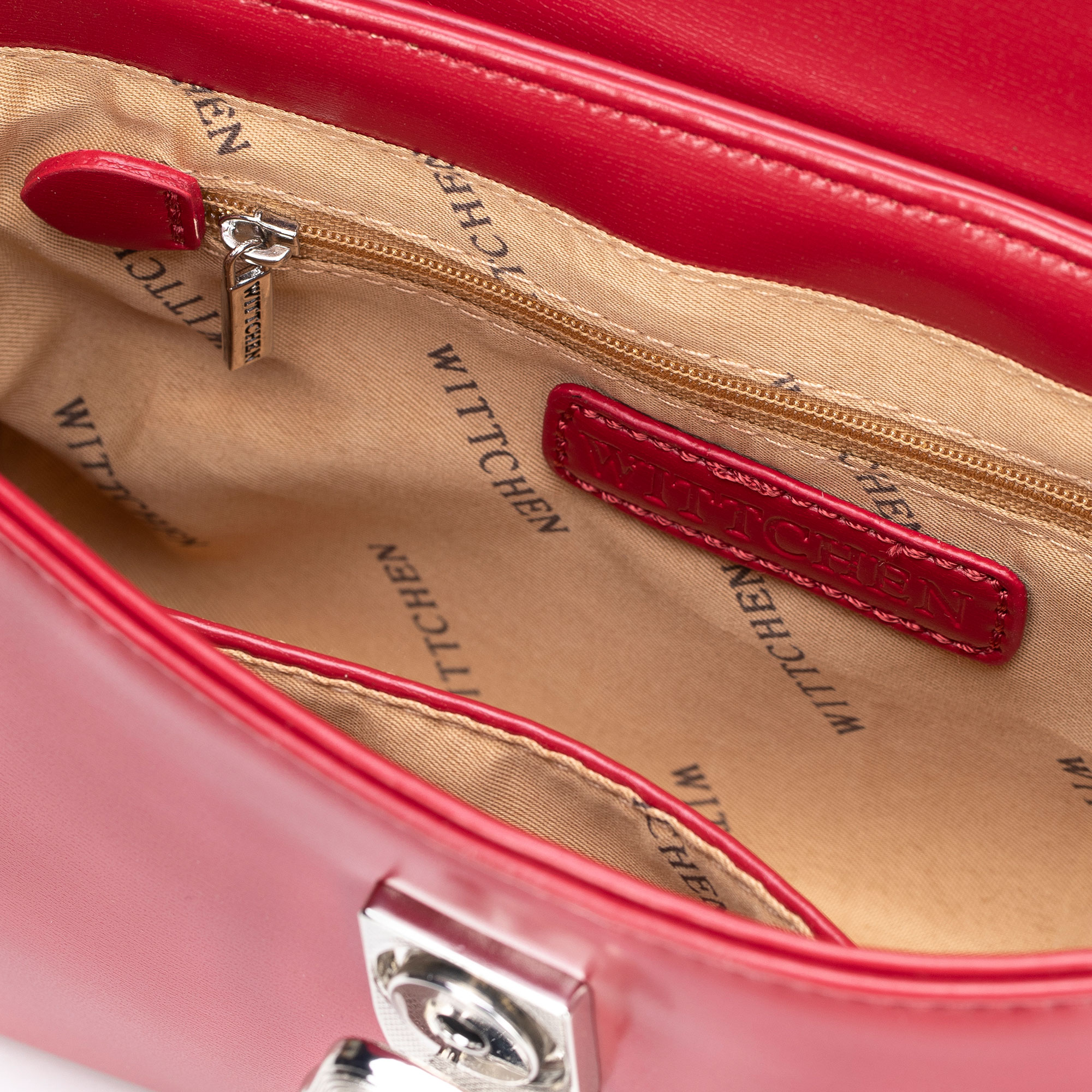 Dámska crossbody kabelka Wittchen z imitácie kože s retiazkovým detailom a moderným vzhľadom, Vyberte variant červená