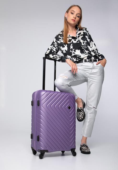Średnia walizka z ABS-u z geometrycznym tłoczeniem, fioletowy, 56-3A-752-55, Zdjęcie 15