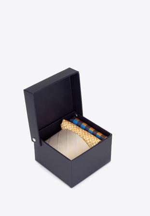 Pocket square and necktie gift set